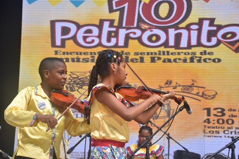 Los Petronitos dieron inicio al Festival Petronio Álvarez