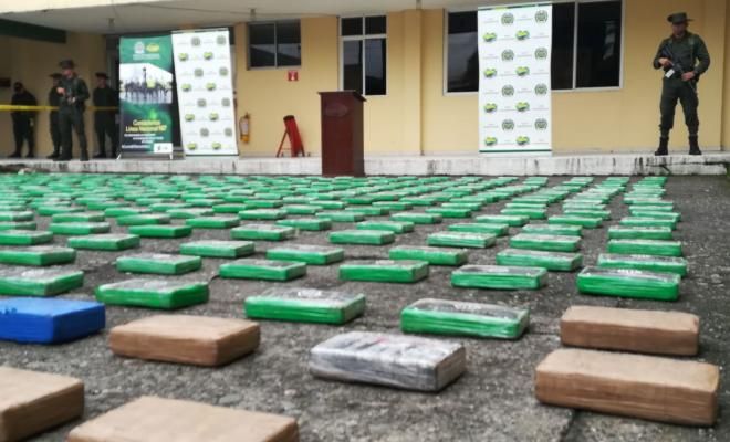 Incautados 496 kilos de cocaína en embarcación abandonada cerca del puerto de Buenaventura