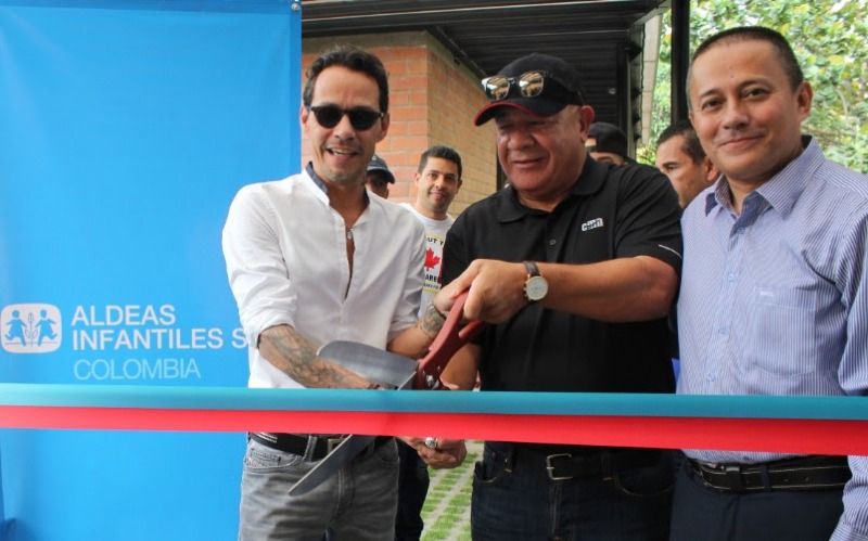 Marc Anthony y Henry Cárdenas inauguraron Centro de Desarrollo Familiar en Cali