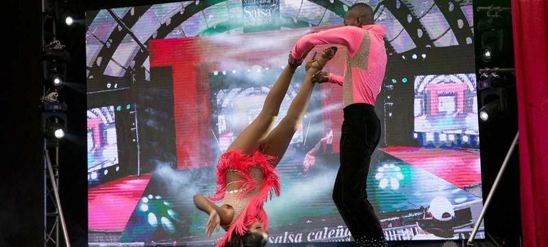 Bailarines entregaron todo en las eliminatorias del Festival Mundial de Salsa