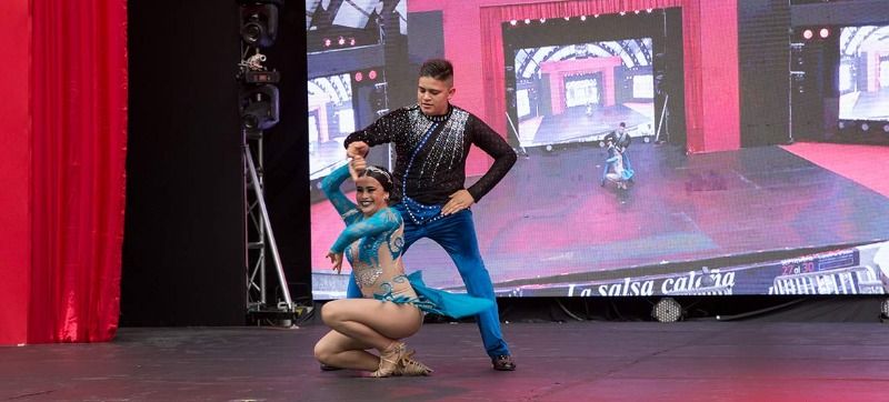 Bailarines entregaron todo en las eliminatorias del Festival Mundial de Salsa
