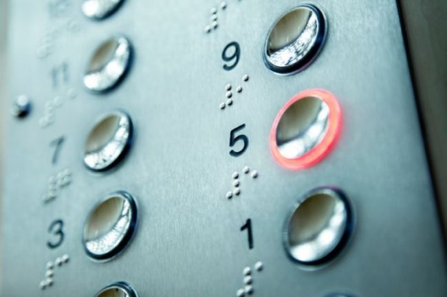 Urge reglamentar revisión obligatoria de ascensores ante aumento de accidentalidad