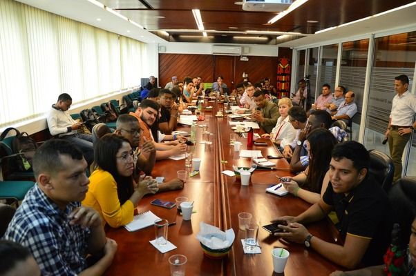 Gobernadora y estudiantes analizaron tema de bienestar universitario en sedes regionales