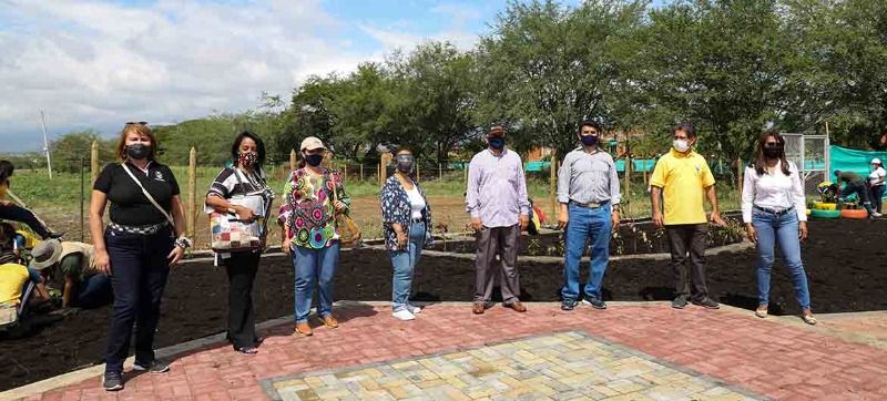 Siembra en el Jardín de la Vida homenajeó a estudiantes de Llano Verde