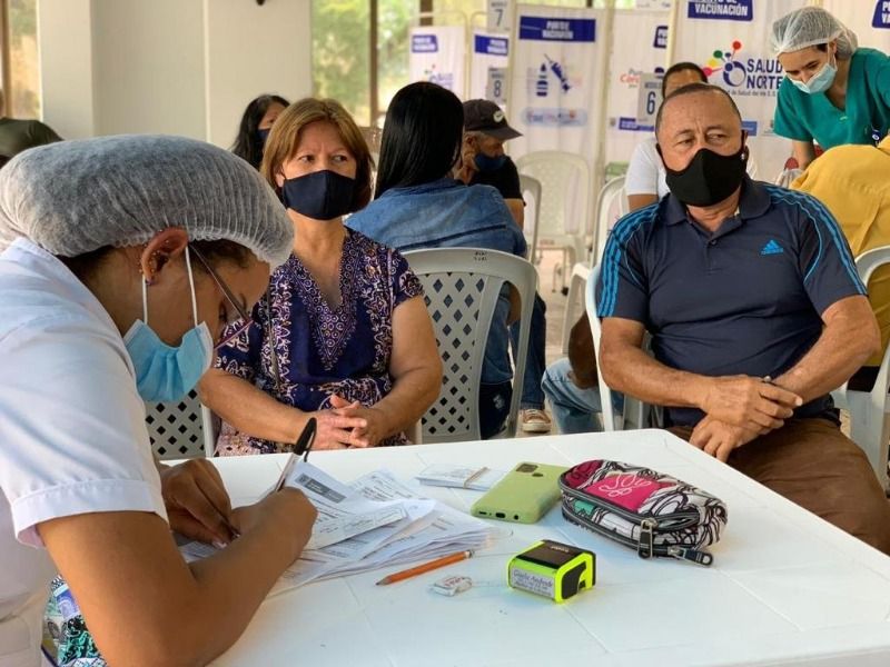 Cali inició vacunación anticovid a mayores de 45 años sin comorbilidades Cali inició vacunación anticovid a mayores de 45 años sin comorbilidades