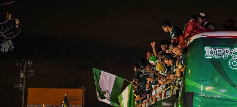 Hinchas celebraron la décima estrella del Deportivo Cali