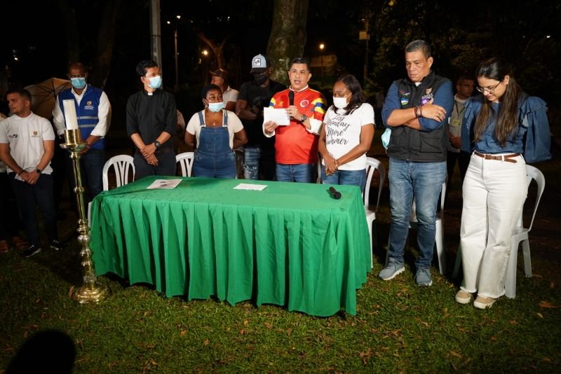 Cali se une en oración por la recuperación de Freddy Rincón Cali se une en oración por la recuperación de Freddy Rincón