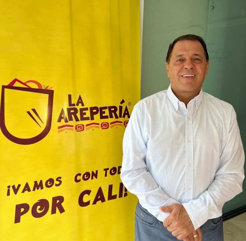 Empresario Tulio Gómez se la juega con "La Arepería"