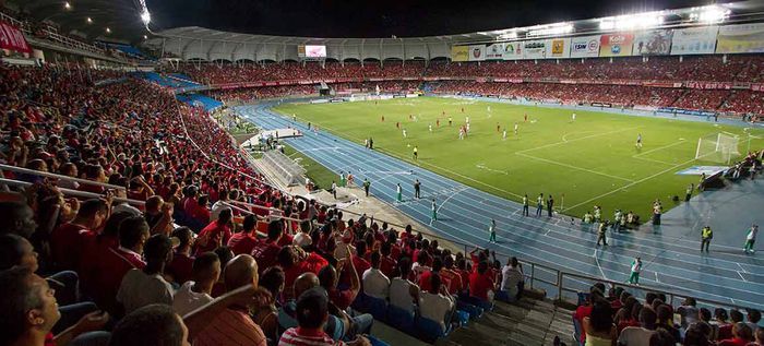 No se permitirán banderas y otros elementos en estadios de fútbol