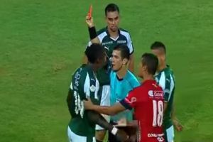 Ezequiel Palomeque suspendido de 4 jornadas de la Liga Águila por lenguaje ofensivo