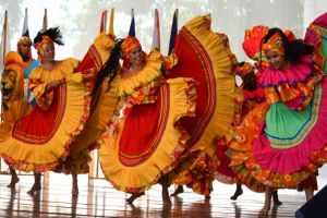 Grupo de Danzas Folclóricas "Carmen López" celebra 50 años
