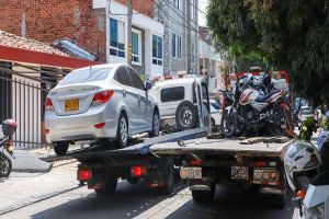 Intensifican operativos contra vehículos mal estacionados