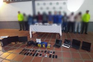 Policía dio certero golpe contra “blanqueadores” de celulares