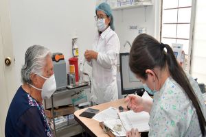 Hospital Geriátrico San Miguel apoyará vacunación anticovid en hogares de paso