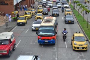 Habilitan línea para denunciar irregularidades en transporte público durante "Día sin Carro"